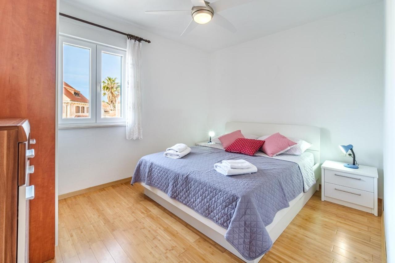 Villa Trebotić Milna  Esterno foto