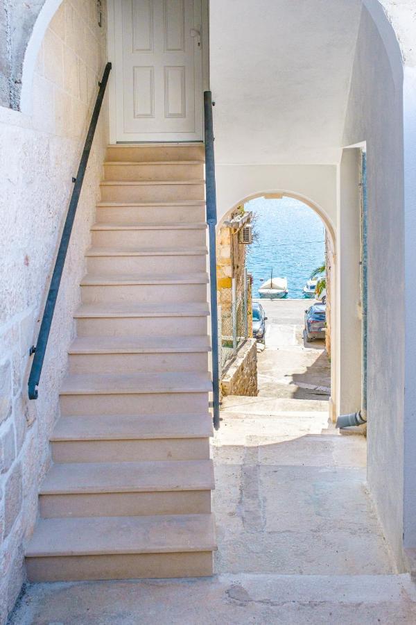 Villa Trebotić Milna  Esterno foto